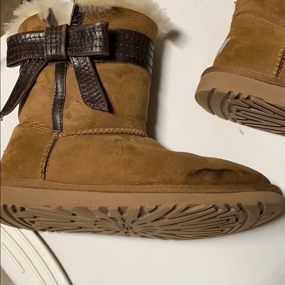 Guc Uggs with bow - Picture 4 of 5